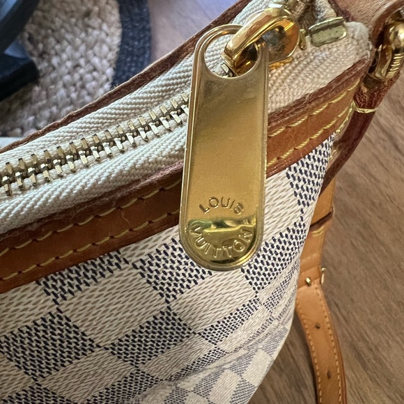 Authentic Louis Vuitton Siracusa MM - Picture 13 of 16